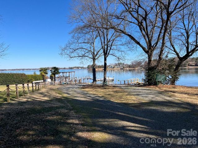 21410 Pinecrest Place, Cornelius, NC 28031