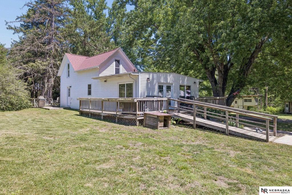 34517 Church Road, Louisville, NE 68037