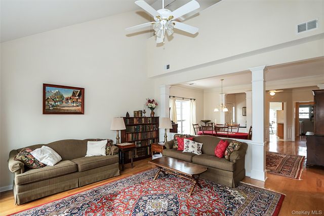 10 Louden Loop, Mount Sinai, NY 11766