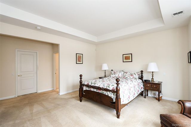 10 Louden Loop, Mount Sinai, NY 11766