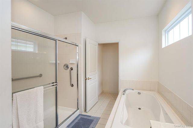 10 Louden Loop, Mount Sinai, NY 11766