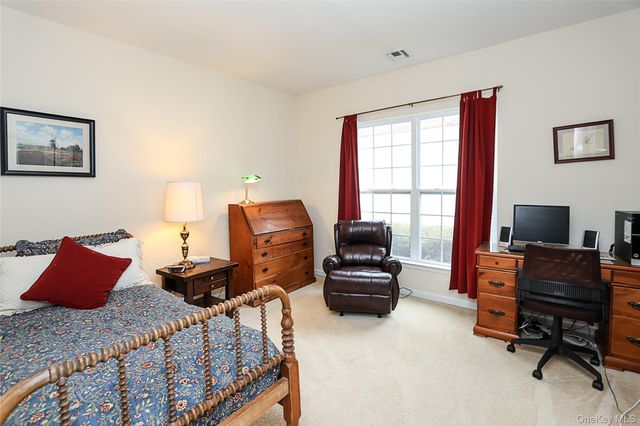 10 Louden Loop, Mount Sinai, NY 11766