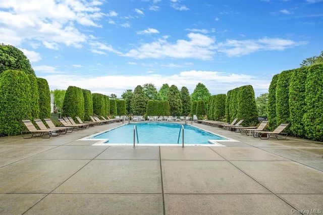 10 Louden Loop, Mount Sinai, NY 11766