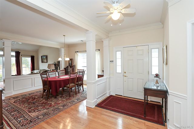 10 Louden Loop, Mount Sinai, NY 11766