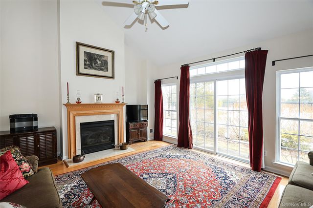 10 Louden Loop, Mount Sinai, NY 11766