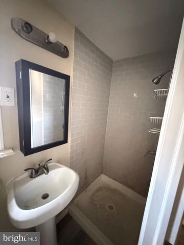 523 DICKINSON ST, Philadelphia, PA 19147