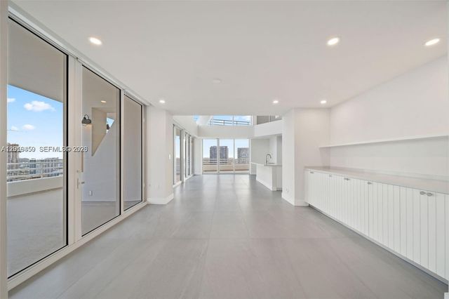 555 NE 34th St PH4, Miami, FL 33137