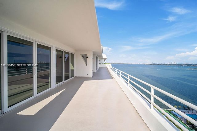 555 NE 34th St PH4, Miami, FL 33137