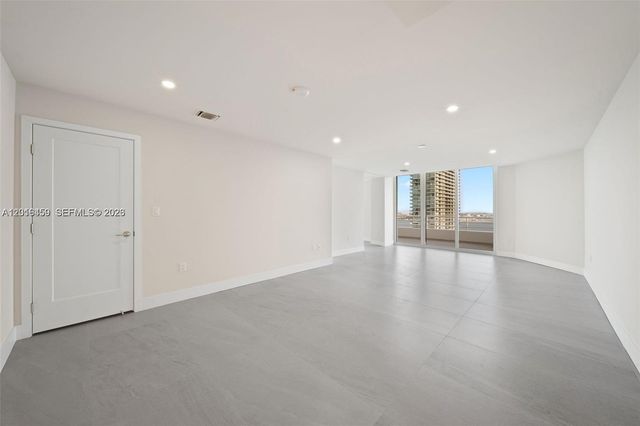 555 NE 34th St PH4, Miami, FL 33137