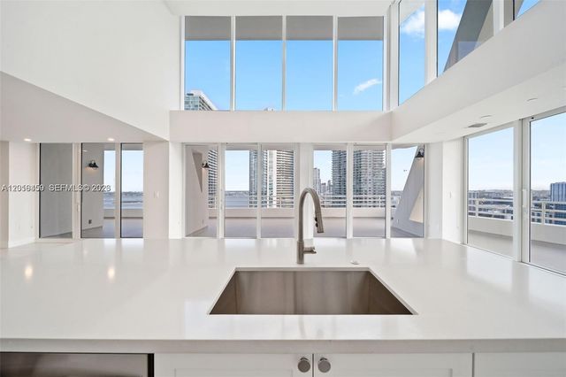 555 NE 34th St PH4, Miami, FL 33137
