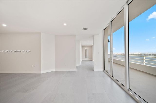 555 NE 34th St PH4, Miami, FL 33137