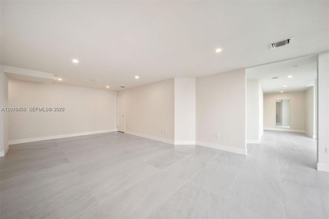 555 NE 34th St PH4, Miami, FL 33137
