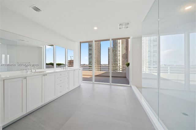 555 NE 34th St PH4, Miami, FL 33137