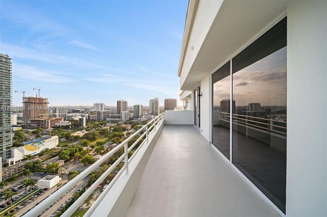 555 NE 34th St PH4, Miami, FL 33137