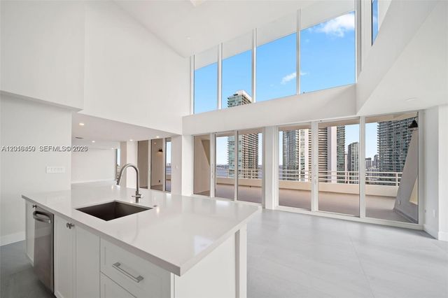 555 NE 34th St PH4, Miami, FL 33137