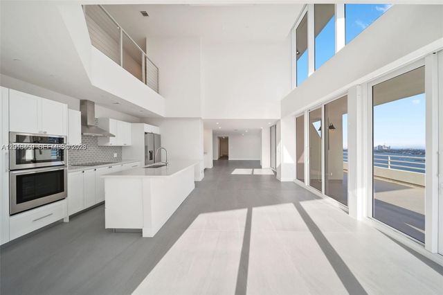 555 NE 34th St PH4, Miami, FL 33137