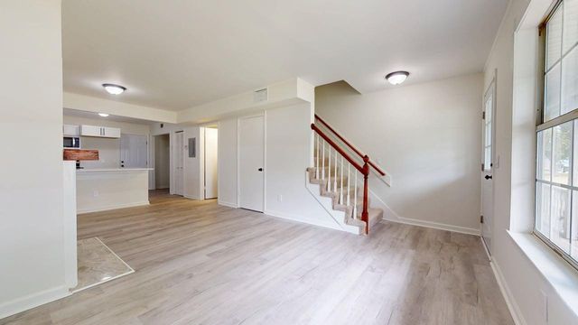 741 Lake Terrace Dr, Nashville, TN 37217