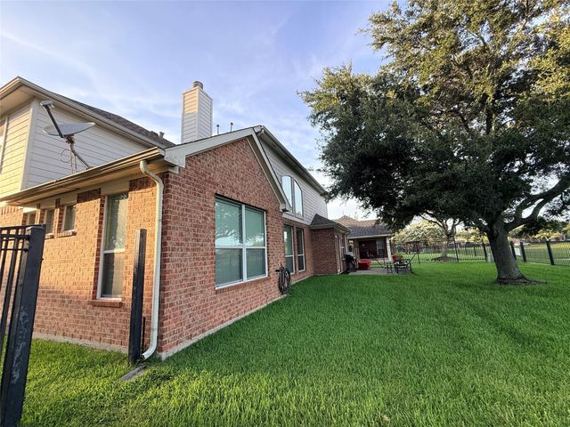 2144 Brittany Colony Drive, League City, TX 77573