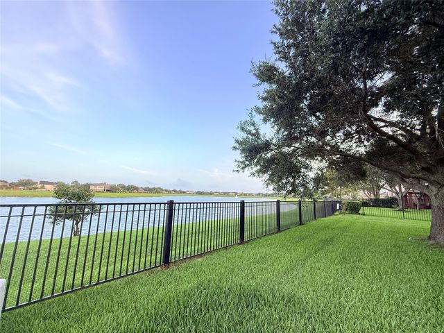 2144 Brittany Colony Drive, League City, TX 77573