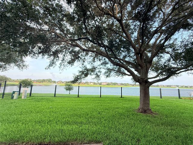 2144 Brittany Colony Drive, League City, TX 77573