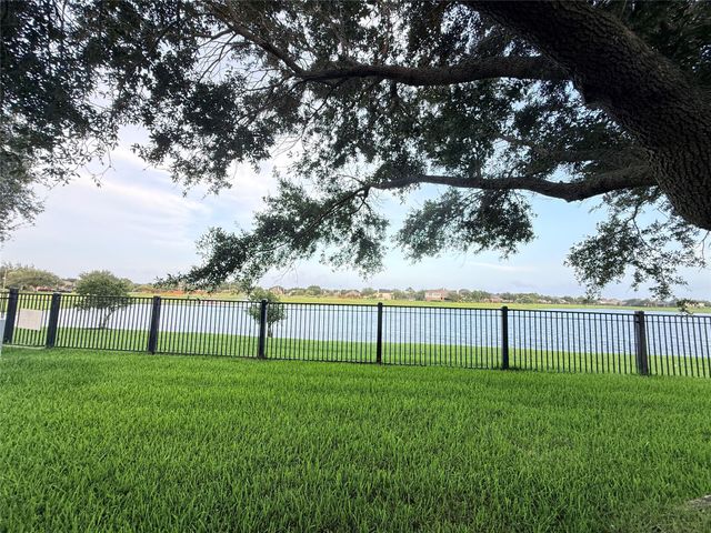 2144 Brittany Colony Drive, League City, TX 77573