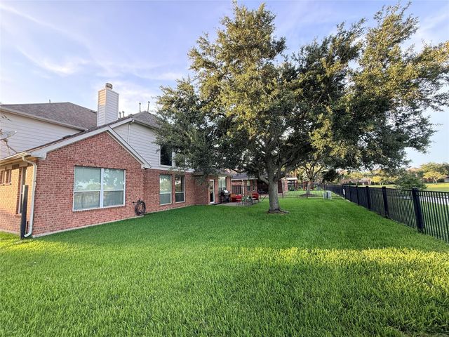 2144 Brittany Colony Drive, League City, TX 77573