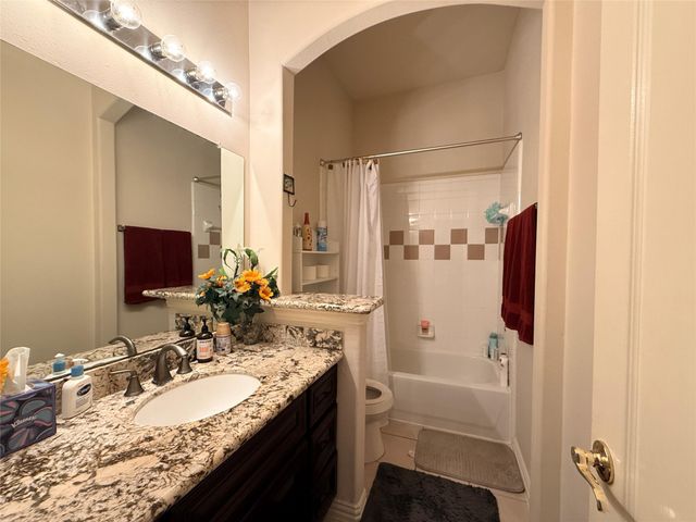 2144 Brittany Colony Drive, League City, TX 77573