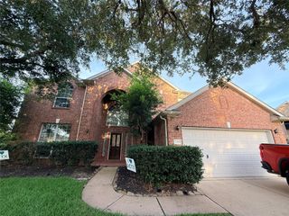 2144 Brittany Colony Drive, League City, TX 77573