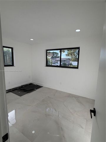 11615 SW 142nd Ter, Miami, FL 33176