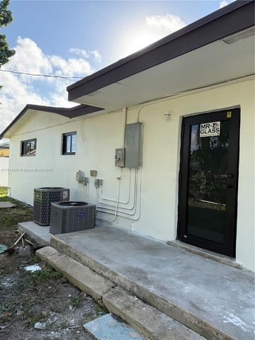 11615 SW 142nd Ter, Miami, FL 33176