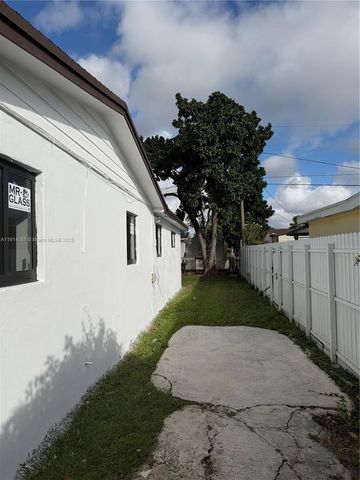 11615 SW 142nd Ter, Miami, FL 33176