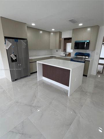 11615 SW 142nd Ter, Miami, FL 33176