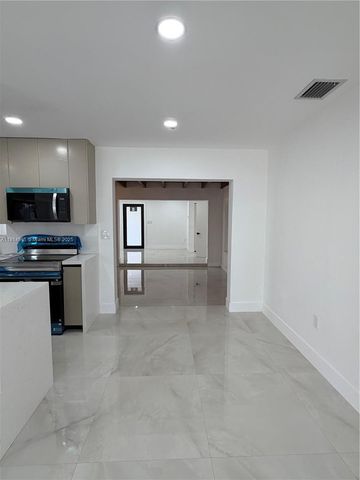 11615 SW 142nd Ter, Miami, FL 33176