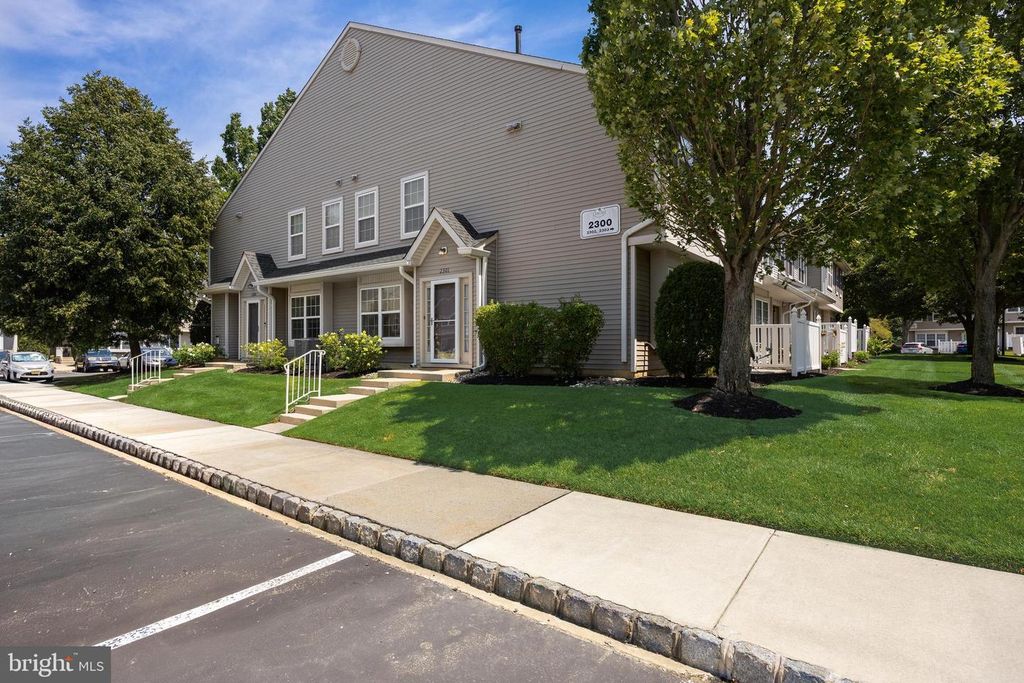 2301 GRAMERCY WAY, Mount Laurel, NJ 08054