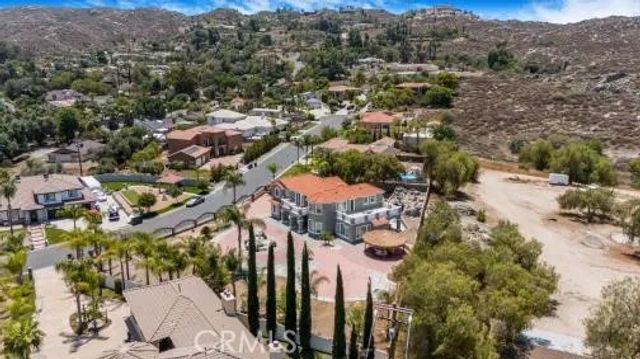 27355 Stonehenge Circle, Hemet, CA 92544