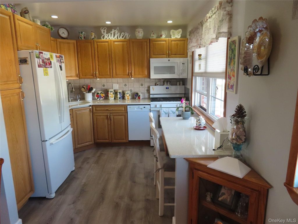 463 Mariners Way, Copiague, NY 11726 — photo 4