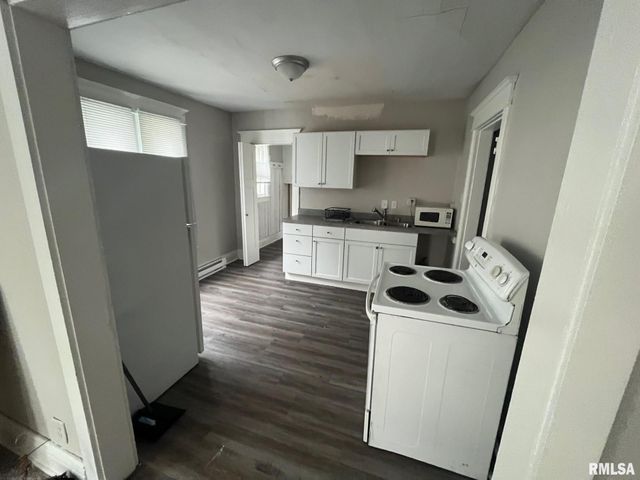 318 S STATE Street, Springfield, IL 62704