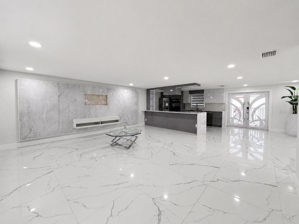 Image 3 of property listing at 15810 SEA OATS PLACE, Tampa, FL 33624