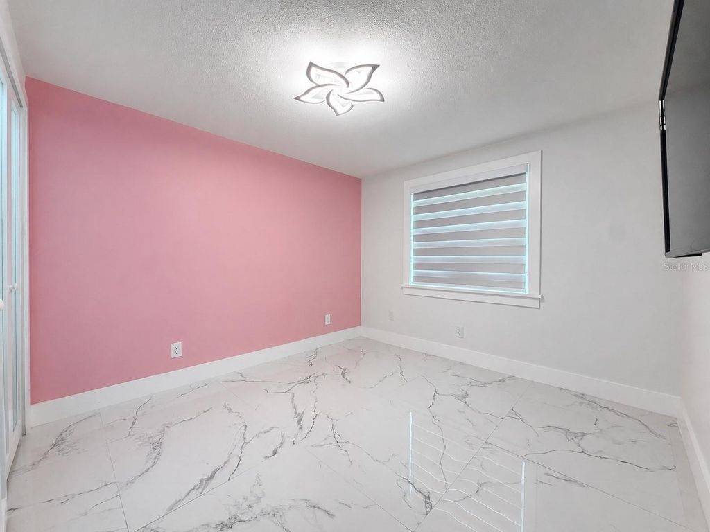 Image 24 of property listing at 15810 SEA OATS PLACE, Tampa, FL 33624