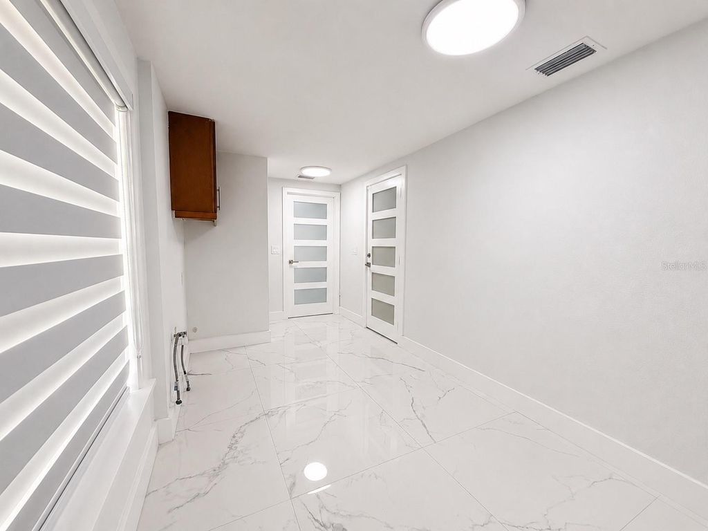Image 27 of property listing at 15810 SEA OATS PLACE, Tampa, FL 33624