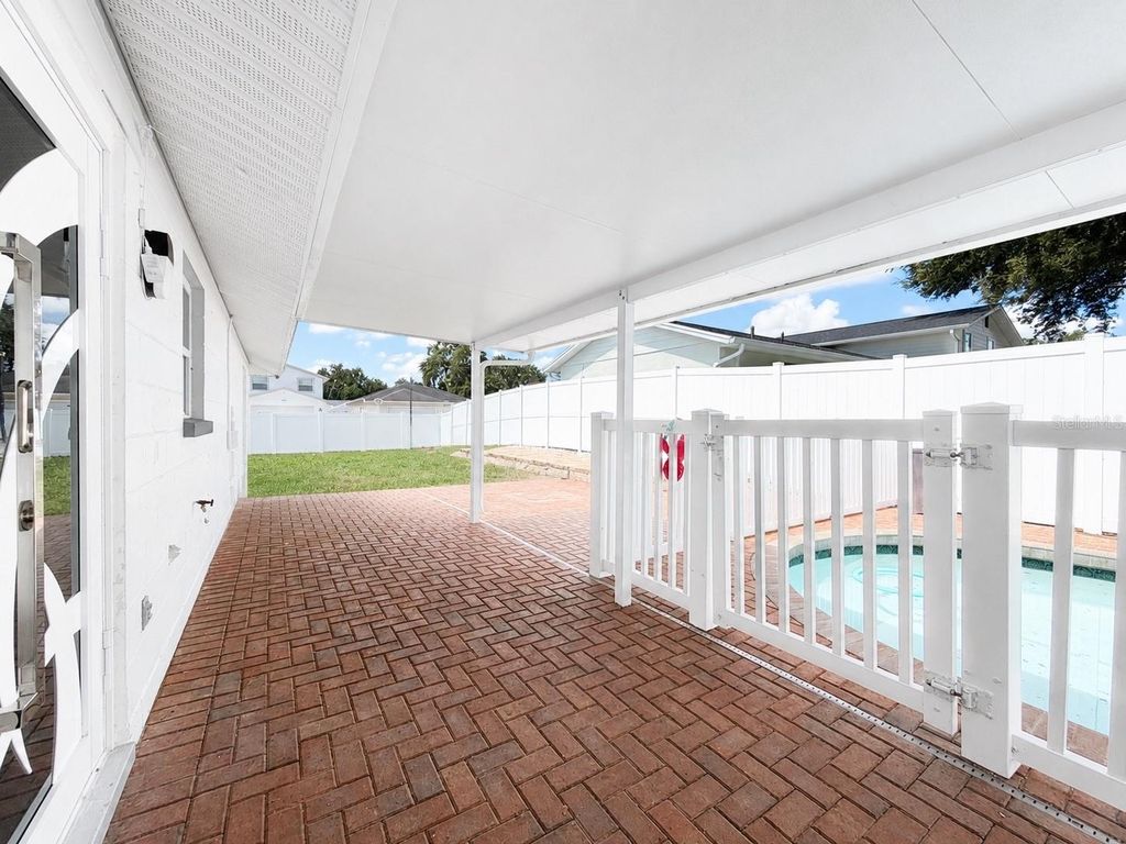 Image 29 of property listing at 15810 SEA OATS PLACE, Tampa, FL 33624