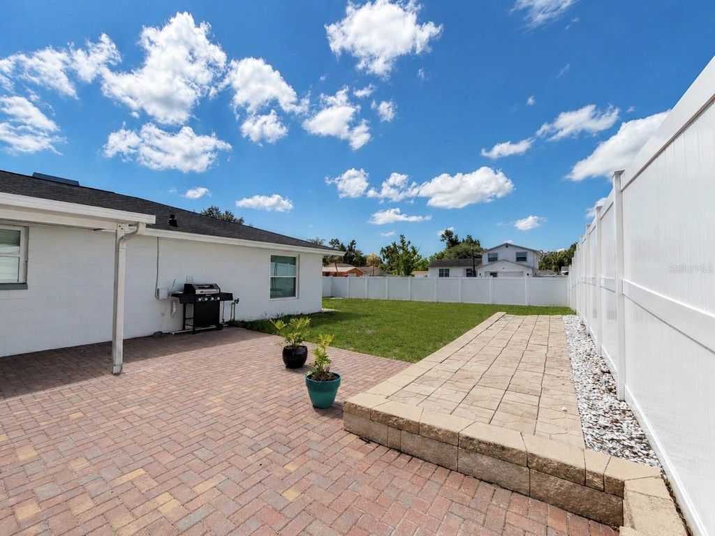 Image 32 of property listing at 15810 SEA OATS PLACE, Tampa, FL 33624