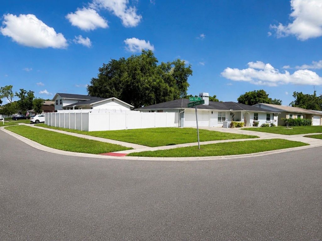 Image 35 of property listing at 15810 SEA OATS PLACE, Tampa, FL 33624