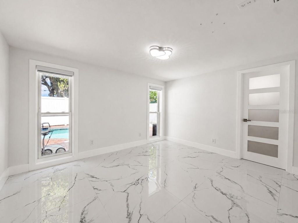 Image 10 of property listing at 15810 SEA OATS PLACE, Tampa, FL 33624