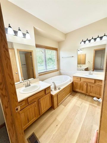 3005 N Stone Lake Dr, Augusta, KS 67010