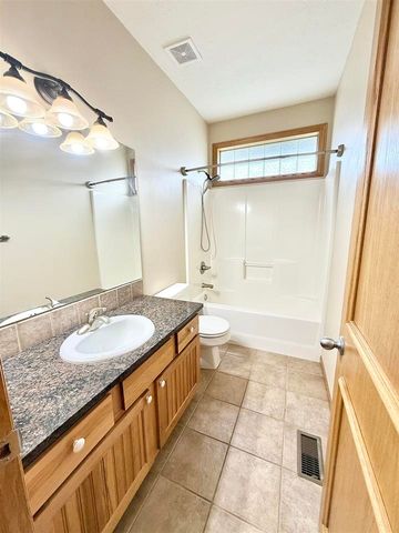 3005 N Stone Lake Dr, Augusta, KS 67010