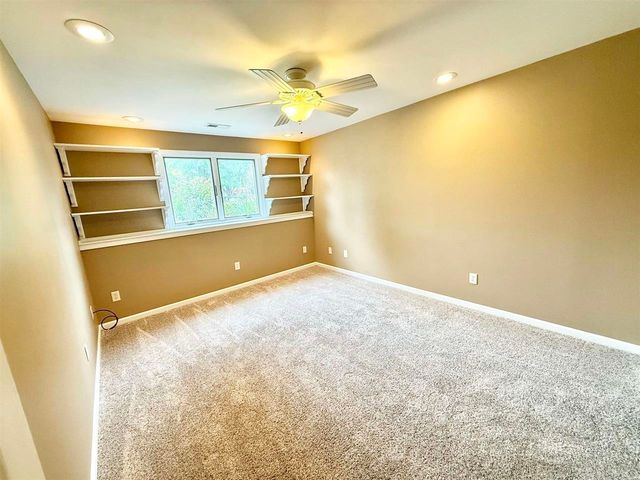 3005 N Stone Lake Dr, Augusta, KS 67010