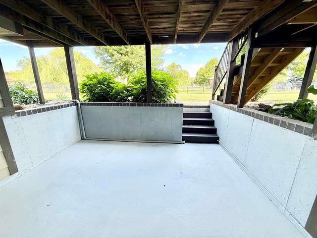 3005 N Stone Lake Dr, Augusta, KS 67010