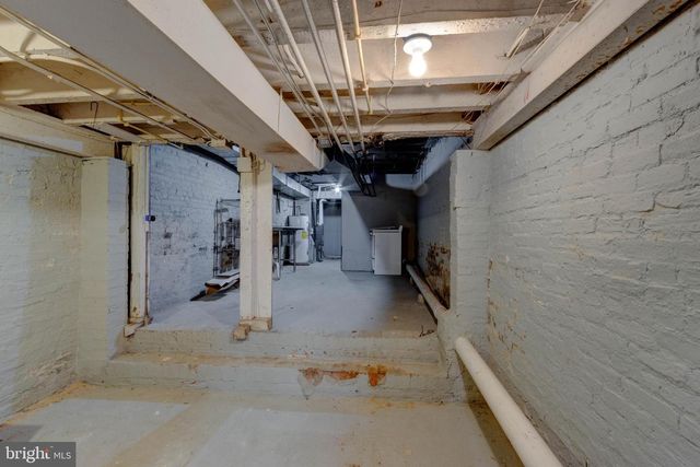 827 N HOWARD ST, Baltimore, MD 21201