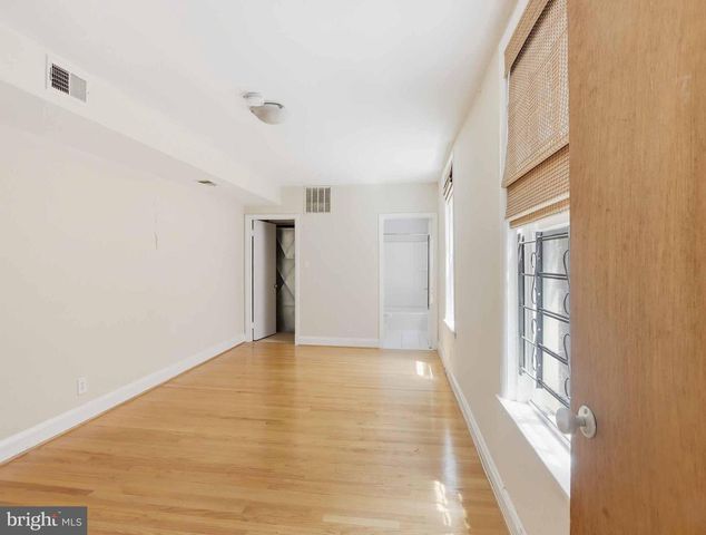 827 N HOWARD ST, Baltimore, MD 21201